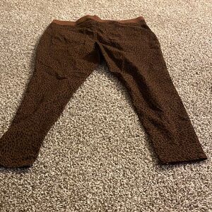 No Boundaries woman’s Dark Brown Patterned Chinos